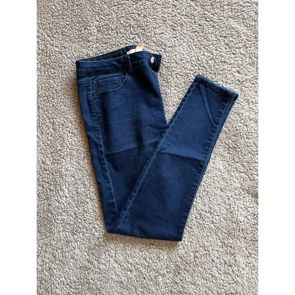 Forever 21 30 High-Waisted Skinny Blue Jeans.